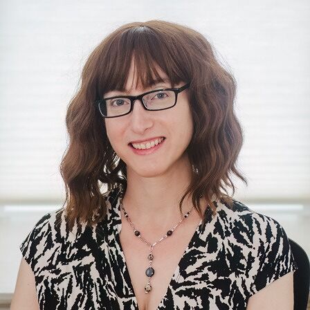 Freida McFadden - BookAla